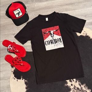 ♥️Woman’s LongHorn“Cowboy Killer”Black/Red TeeShirt•Size:Small♥️